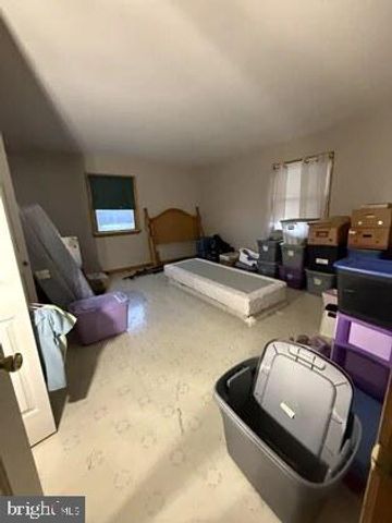 72 QUIGLEY RD, Newburg, PA 17240