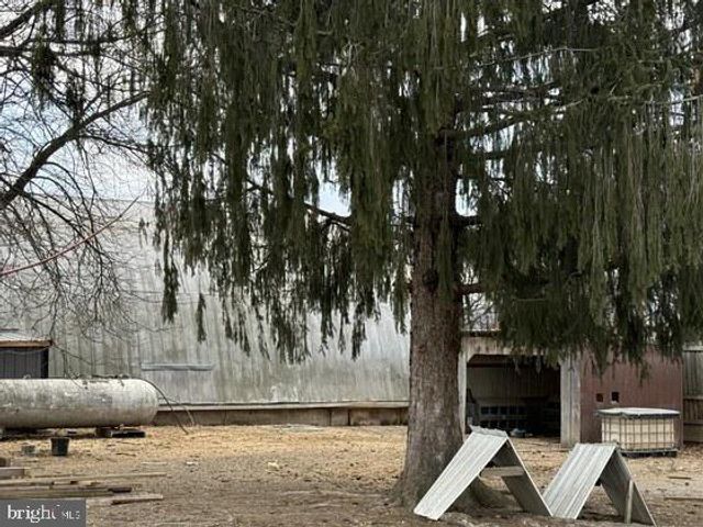 72 QUIGLEY RD, Newburg, PA 17240