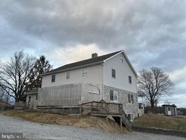 72 QUIGLEY RD, Newburg, PA 17240