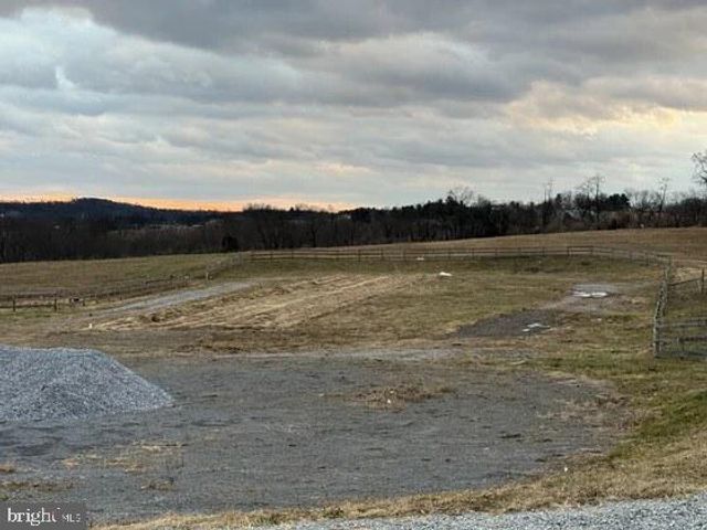 72 QUIGLEY RD, Newburg, PA 17240