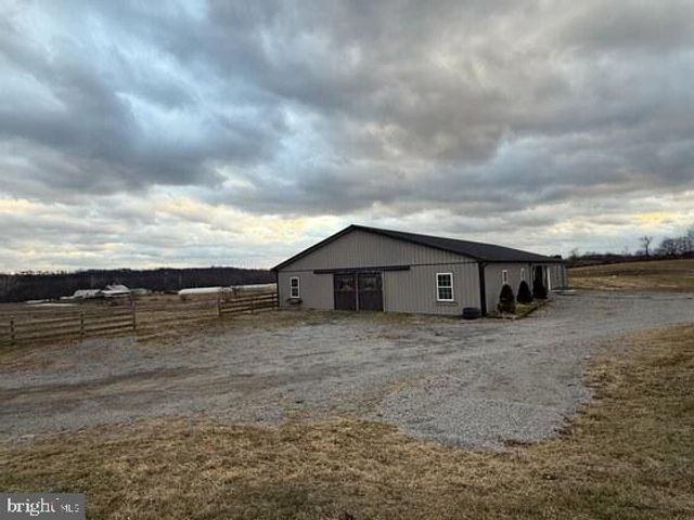 72 QUIGLEY RD, Newburg, PA 17240