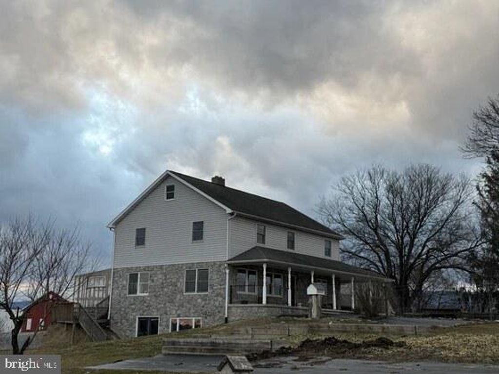 72 QUIGLEY RD, Newburg, PA 17240