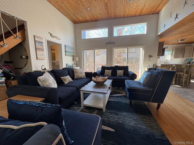 431 Dehnhoff Walk, Ocean Beach, NY 11770