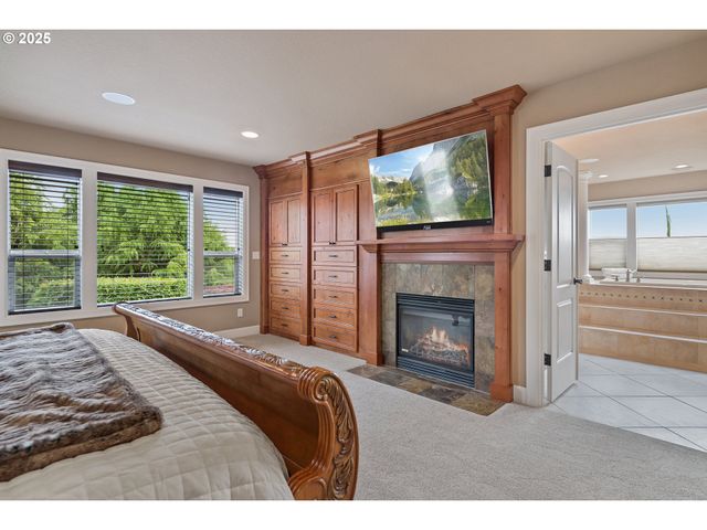 4906 Nw HIGHPOINT Dr, Camas, WA 98607