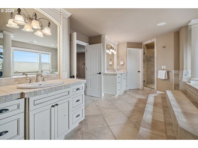 4906 Nw HIGHPOINT Dr, Camas, WA 98607