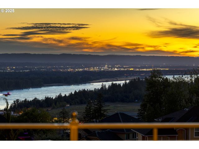 4906 Nw HIGHPOINT Dr, Camas, WA 98607