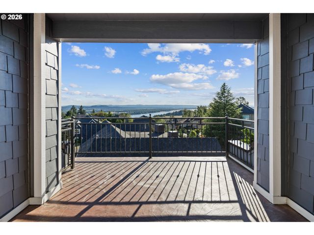 4906 Nw HIGHPOINT Dr, Camas, WA 98607