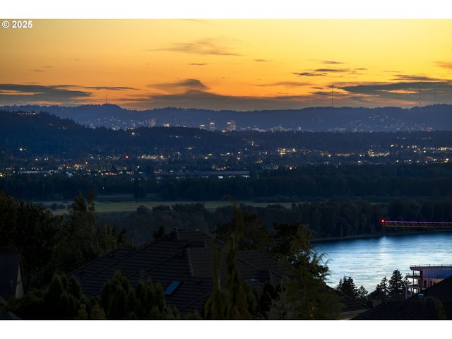 4906 Nw HIGHPOINT Dr, Camas, WA 98607