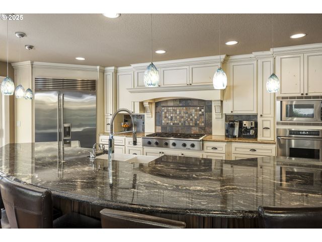 4906 Nw HIGHPOINT Dr, Camas, WA 98607