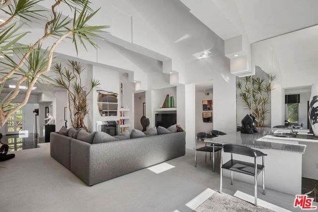 4219 Tarzana Estates Drive, Tarzana, CA 91356