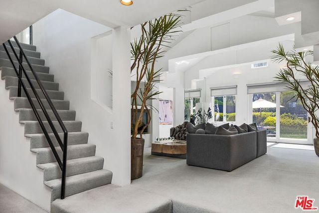 4219 Tarzana Estates Drive, Tarzana, CA 91356