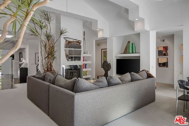 4219 Tarzana Estates Drive, Tarzana, CA 91356