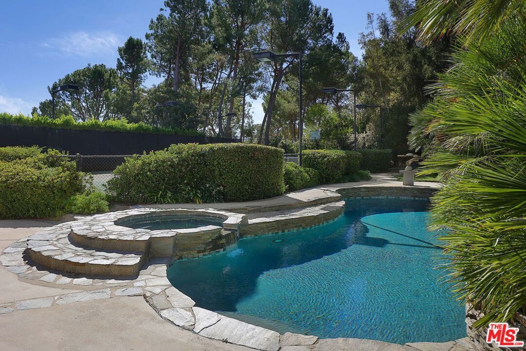 4219 Tarzana Estates Drive, Tarzana, CA 91356