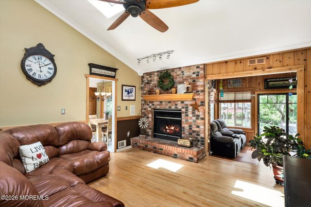 2 Horseshoe Drive, Millstone, NJ 08535