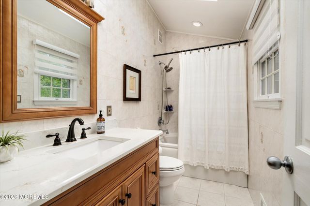 2 Horseshoe Drive, Millstone, NJ 08535