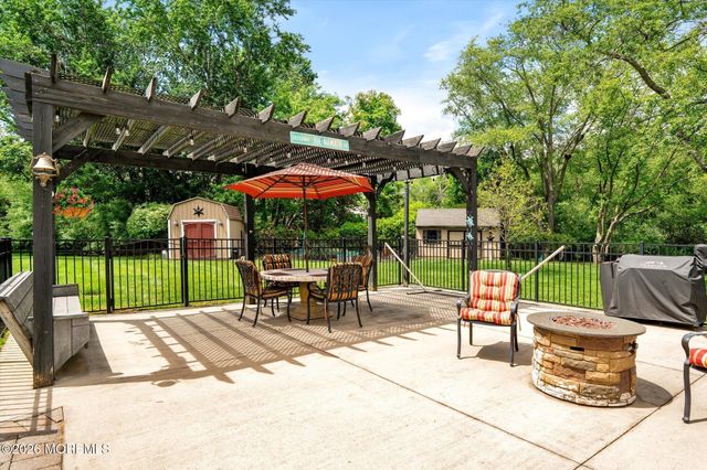 2 Horseshoe Drive, Millstone, NJ 08535