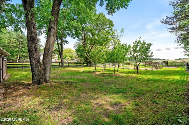 2 Horseshoe Drive, Millstone, NJ 08535