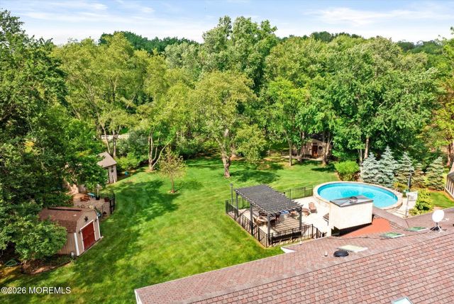 2 Horseshoe Drive, Millstone, NJ 08535