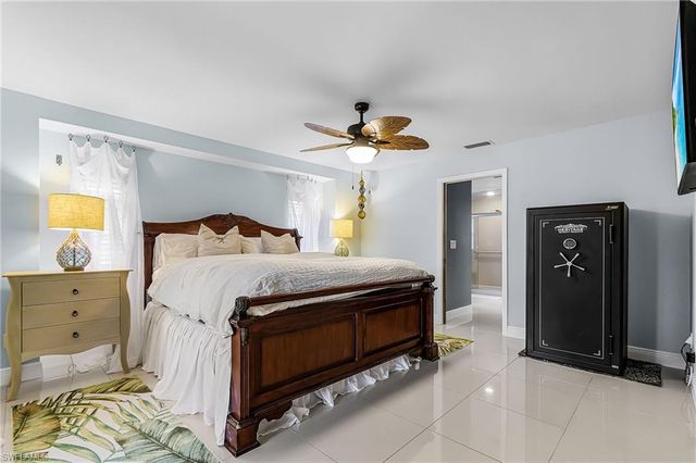 1102 SE 21st AVE, Cape Coral, FL 33990