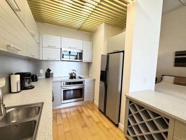 550 Seagaze Drive 2, Oceanside, CA 92054
