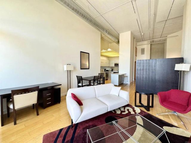 550 Seagaze Drive 2, Oceanside, CA 92054