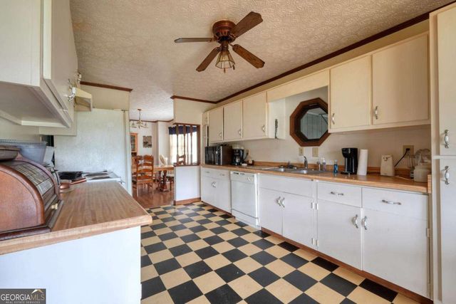 838 Tay Walk Way, Hiawassee, GA 30546