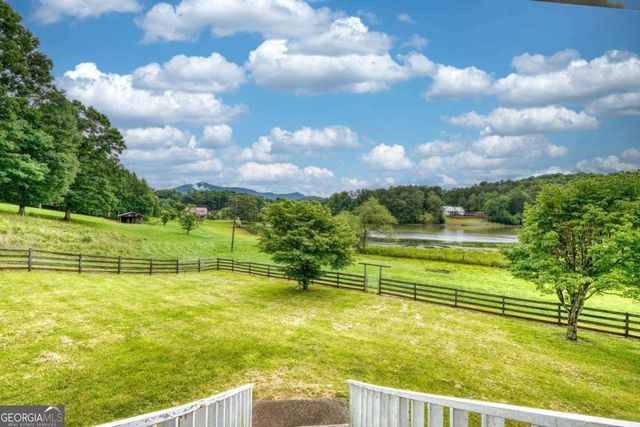 838 Tay Walk Way, Hiawassee, GA 30546