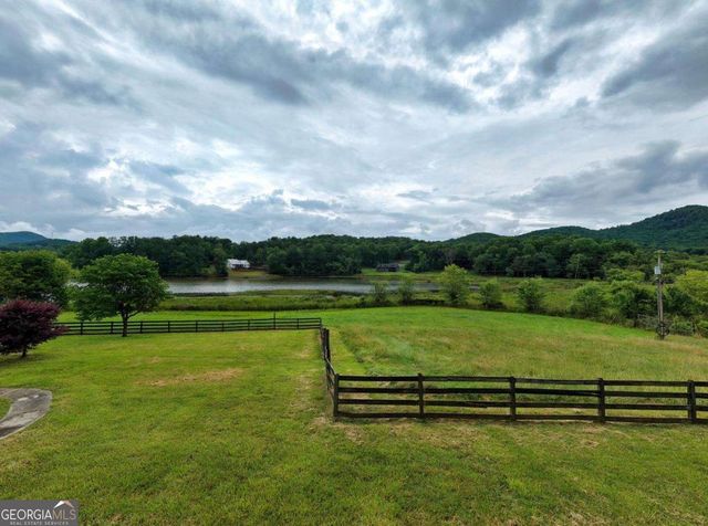 838 Tay Walk Way, Hiawassee, GA 30546