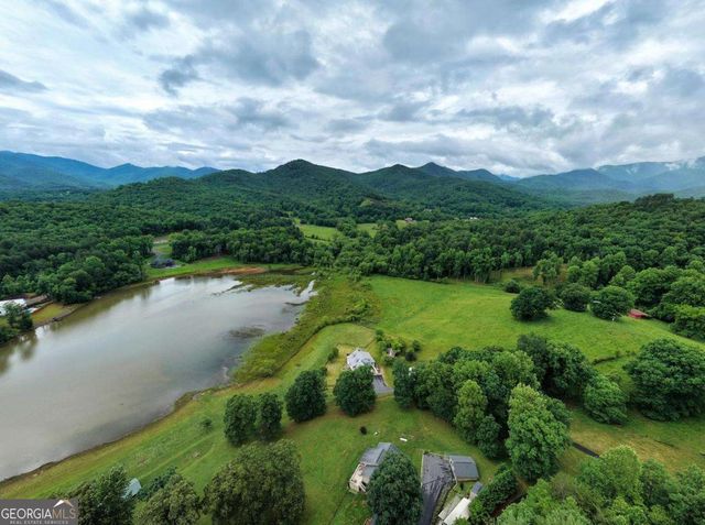838 Tay Walk Way, Hiawassee, GA 30546