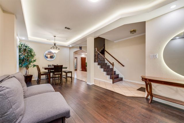5715 Creekhollow Drive, Arlington, TX 76018