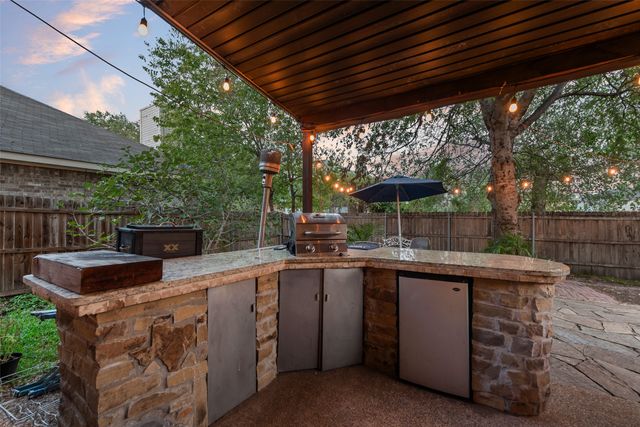 5715 Creekhollow Drive, Arlington, TX 76018
