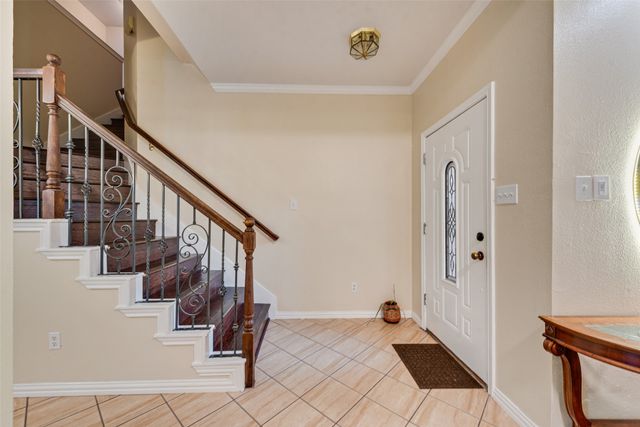 5715 Creekhollow Drive, Arlington, TX 76018