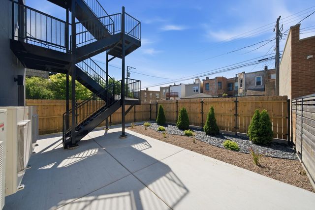 2931 W Washington Boulevard 3, Chicago, IL 60612