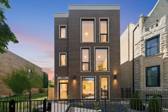 2931 W Washington Boulevard 3, Chicago, IL 60612