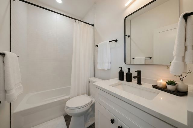 2931 W Washington Boulevard 3, Chicago, IL 60612