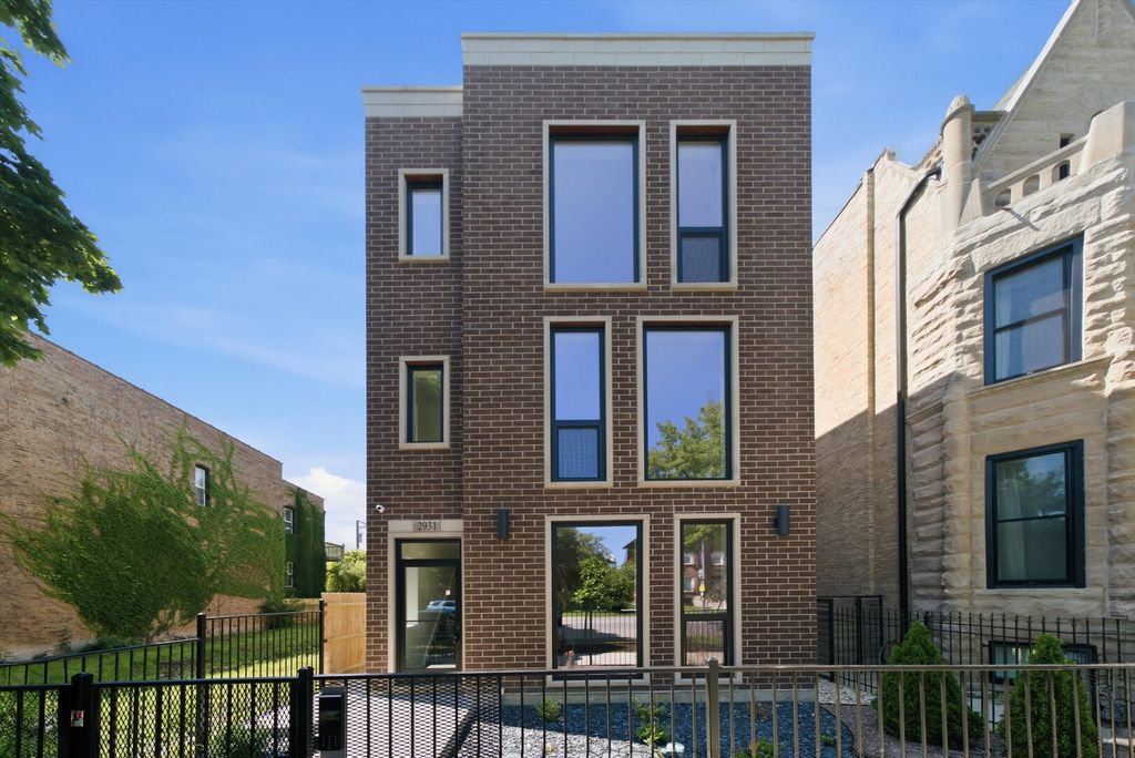 2931 W Washington Boulevard 3, Chicago, IL 60612
