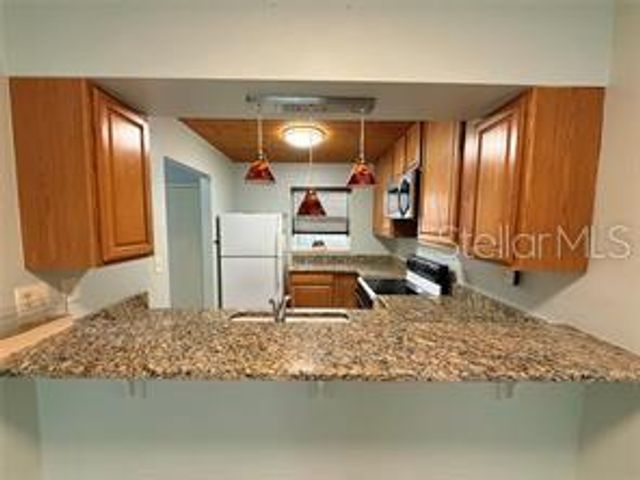 100 E KENTUCKY AVENUE A6, Deland, FL 32724