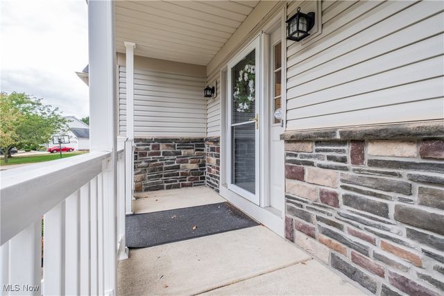 3851 Cromford Circle NW, Uniontown, OH 44685