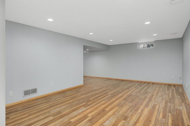 5245 Oxford Street N, Shoreview, MN 55126