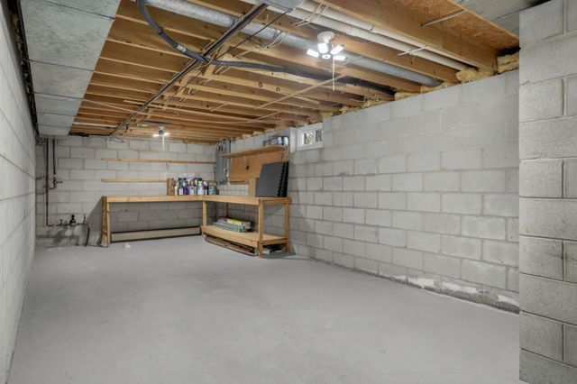 5245 Oxford Street N, Shoreview, MN 55126