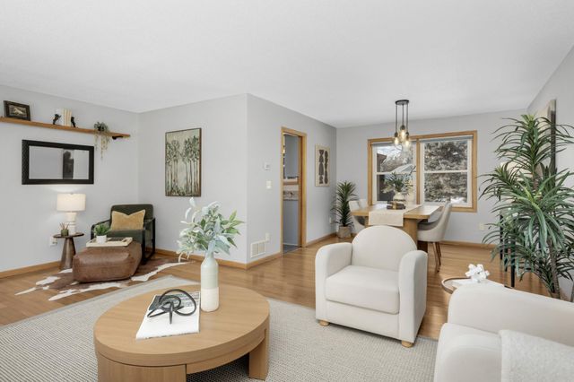 5245 Oxford Street N, Shoreview, MN 55126