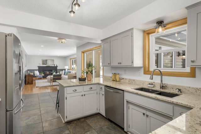 5245 Oxford Street N, Shoreview, MN 55126