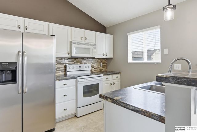 15421 Willit Street, Bennington, NE 68007