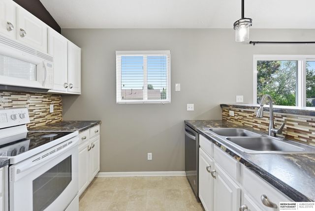 15421 Willit Street, Bennington, NE 68007