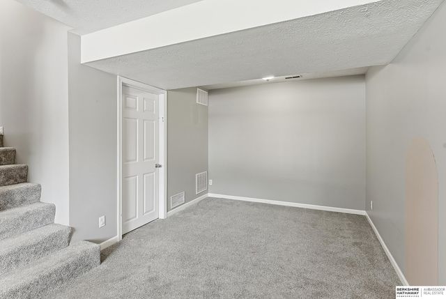 15421 Willit Street, Bennington, NE 68007
