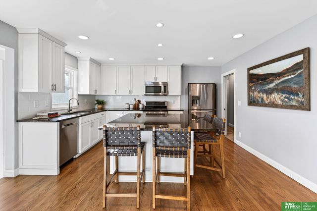 7801 Hickory Circle, Omaha, NE 68124