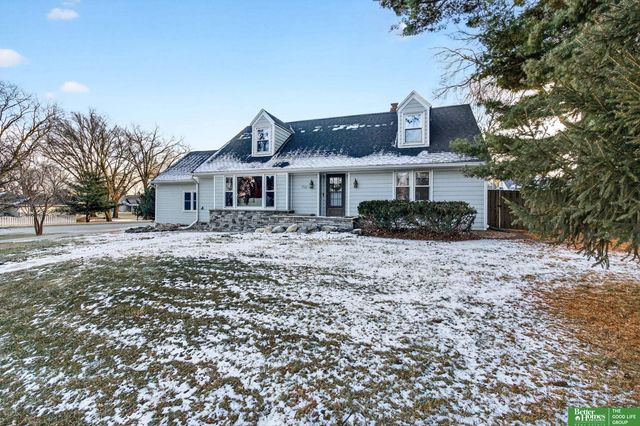 7801 Hickory Circle, Omaha, NE 68124