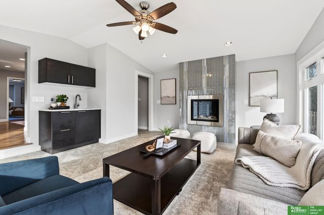 7801 Hickory Circle, Omaha, NE 68124