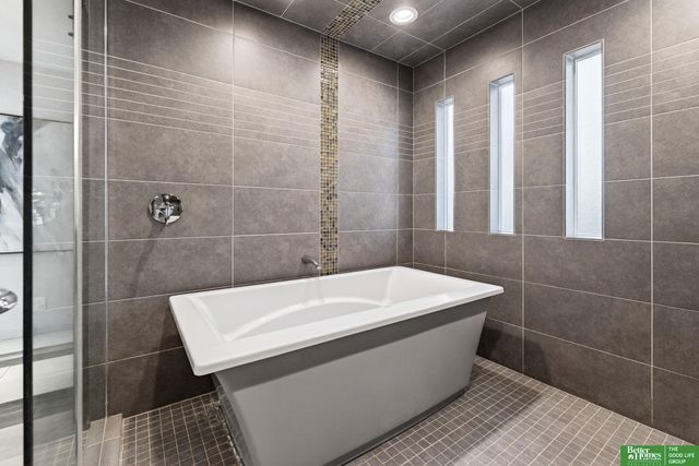 7801 Hickory Circle, Omaha, NE 68124