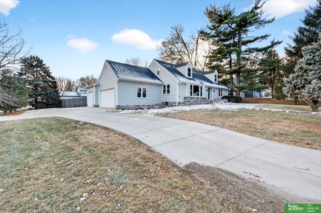 7801 Hickory Circle, Omaha, NE 68124